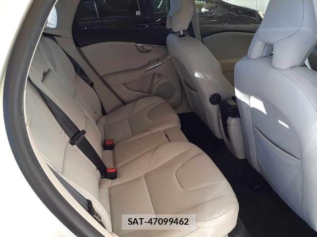 Volvo V40 2016 8862065-10