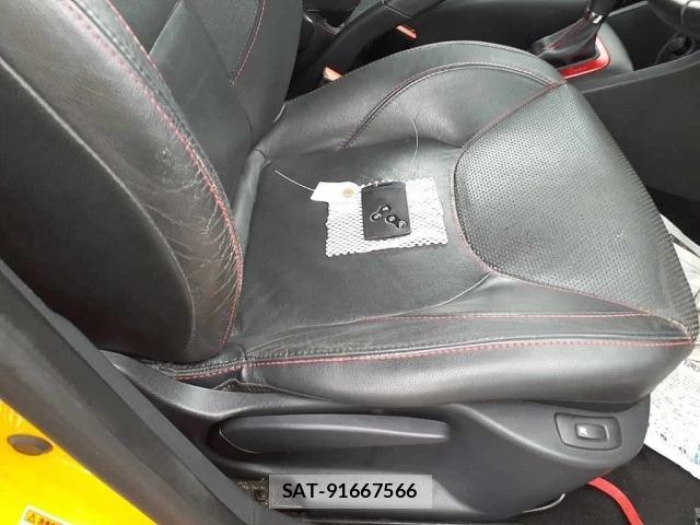 Renault LUTECIA 2015 8682417-10