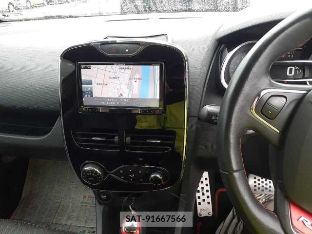Renault LUTECIA 2015 8682417-11