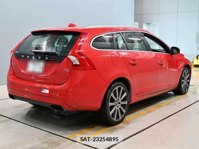 Volvo V60 2014 8851878-1