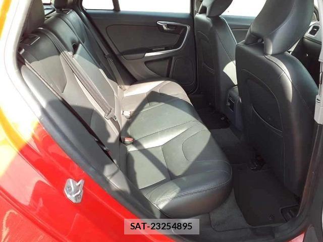 Volvo V60 2014 8851878-12