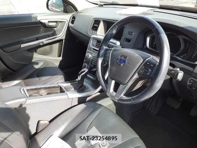 Volvo V60 2014 8851878-9