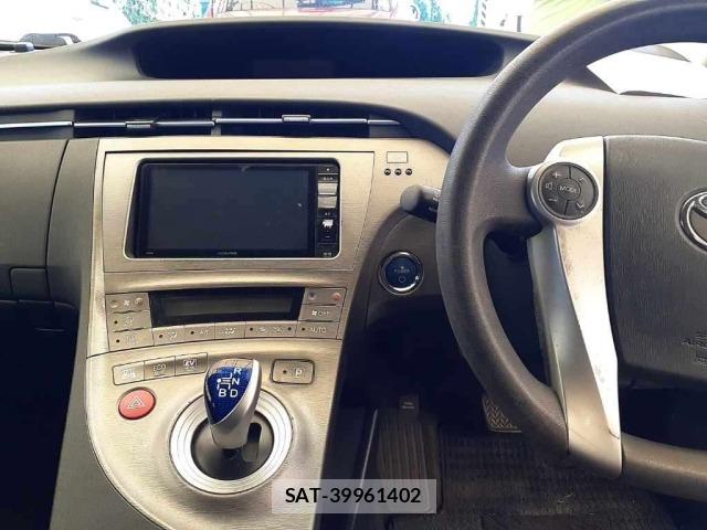 Toyota PRIUS 2015 8691670-11
