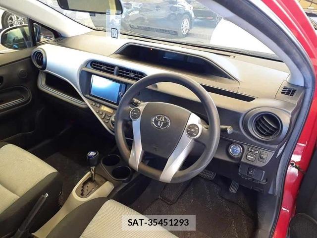 Toyota AQUA 2013 8862360-7