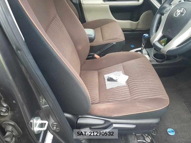 Toyota AQUA 2013 8682955-10