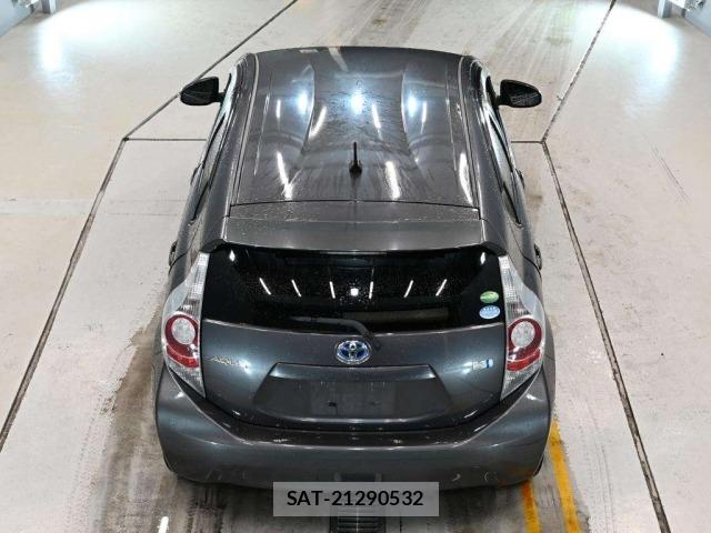 Toyota AQUA 2013 8682955-8