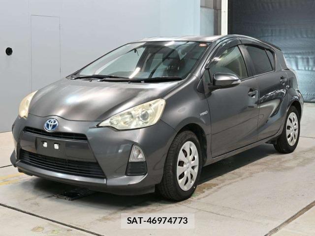 Toyota AQUA 2013 8944375-0
