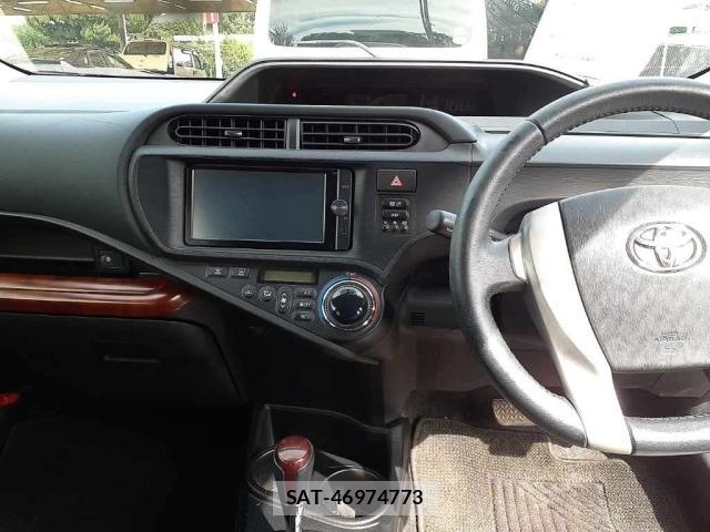 Toyota AQUA 2013 8944375-11