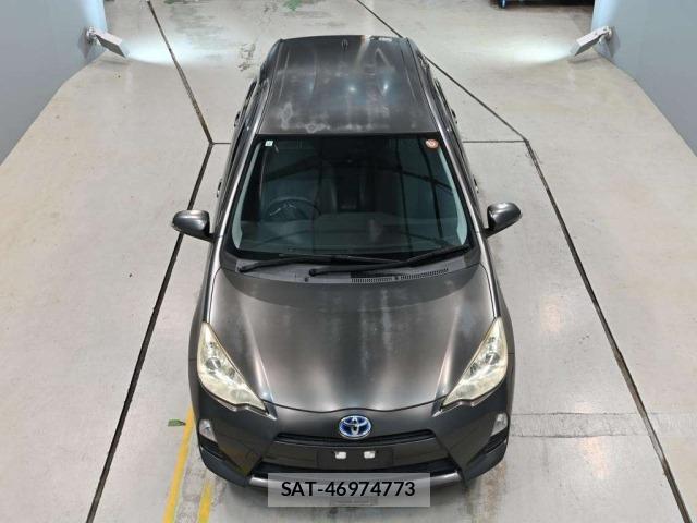 Toyota AQUA 2013 8944375-7