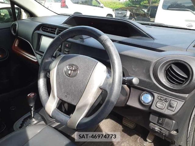 Toyota AQUA 2013 8944375-9