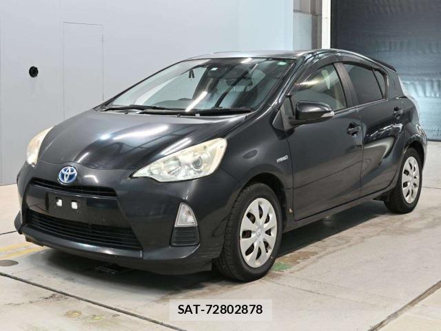 Toyota AQUA 2013 8862361-0
