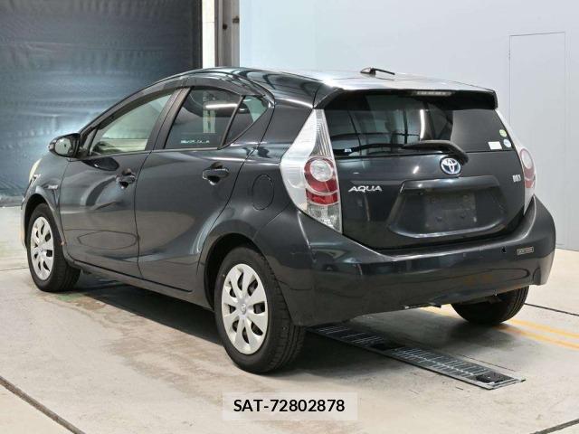 Toyota AQUA 2013 8862361-6