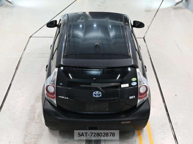 Toyota AQUA 2013 8862361-8