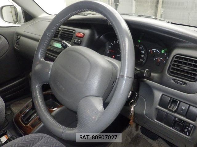 Suzuki ESCUDO 2001 8777440-3