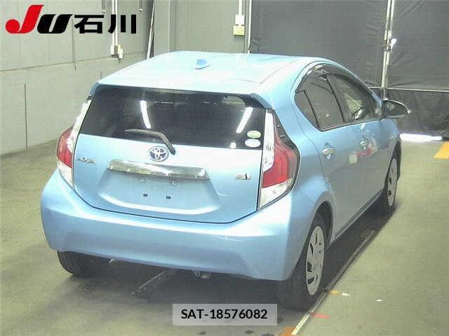 Toyota AQUA 2015 8862379-1