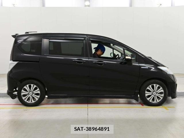 Honda FREED 2011 8809741-3
