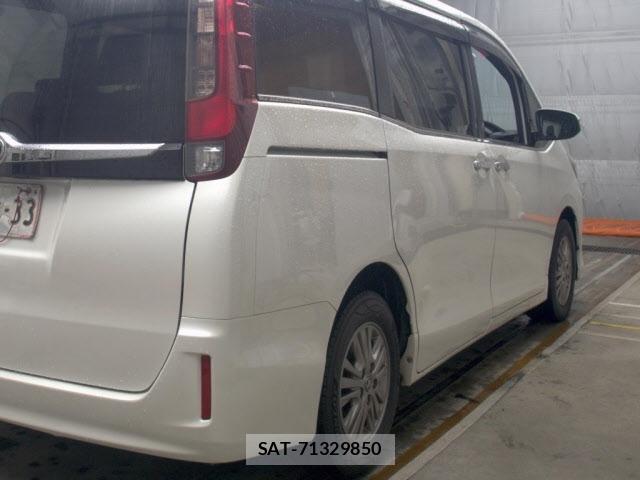 Toyota ESQUIRE 2015 8908376-5