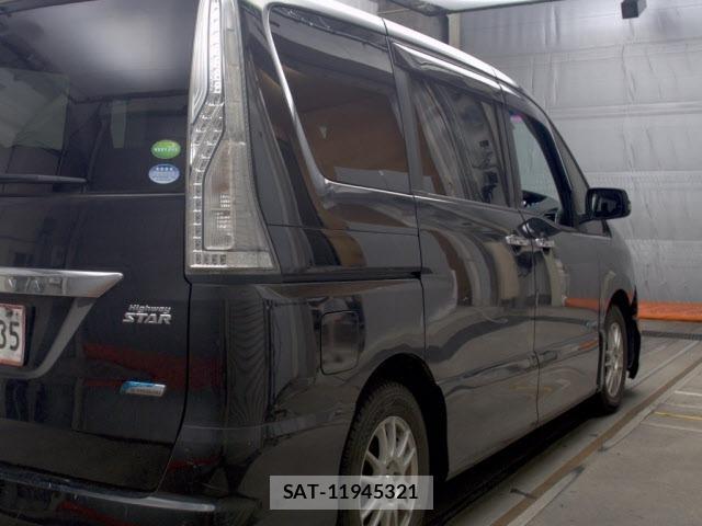 Nissan SERENA 2015 8673142-5
