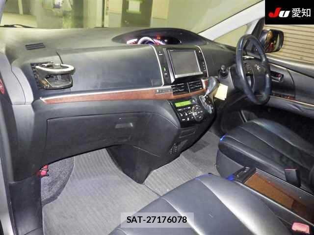 Toyota ESTIMA 2013 8909032-3
