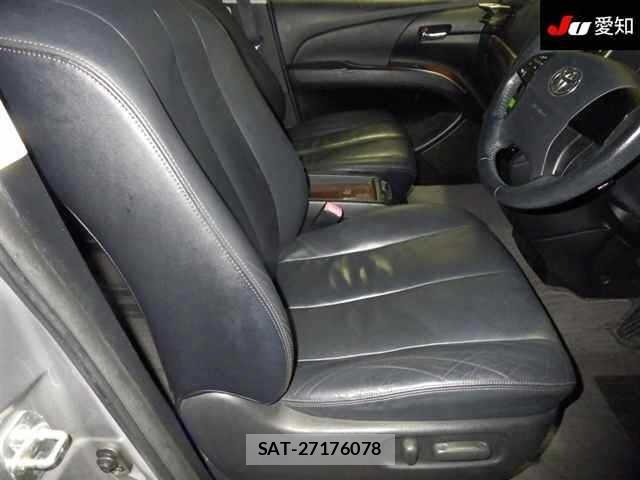 Toyota ESTIMA 2013 8909032-6