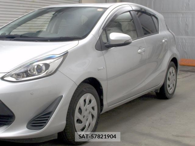 Toyota AQUA 2017 8862349-4