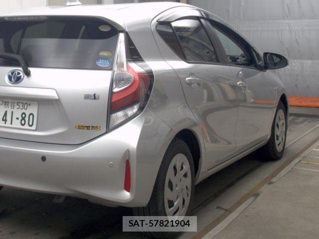 Toyota AQUA 2017 8862349-5