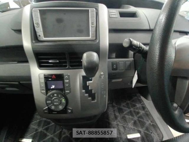 Toyota NOAH 2009 8870220-11