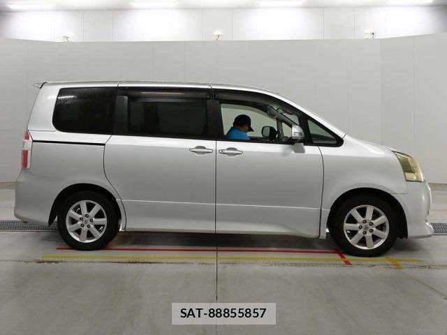 Toyota NOAH 2009 8870220-3