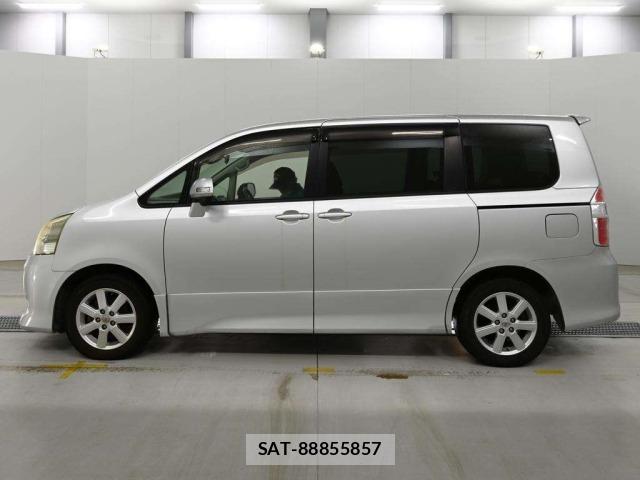 Toyota NOAH 2009 8870220-4