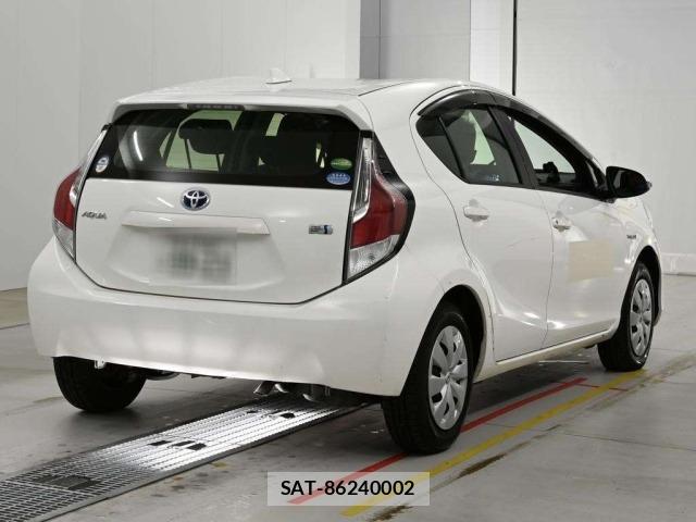 Toyota AQUA 2016 8862355-1