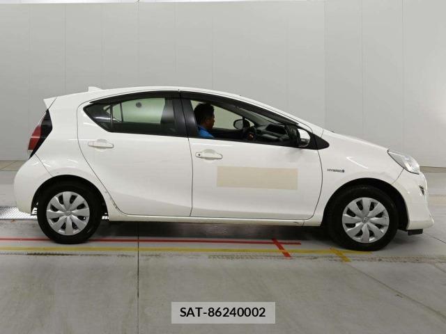 Toyota AQUA 2016 8862355-3