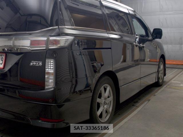 Nissan ELGRAND 2014 8689642-5