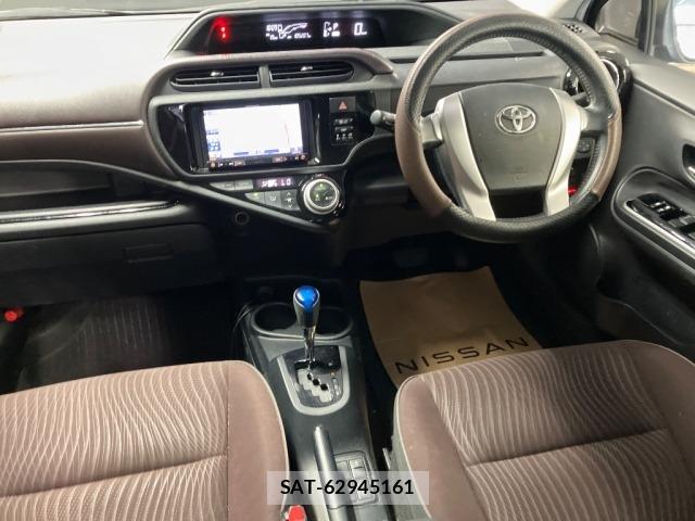 Toyota AQUA 2016 8862341-3