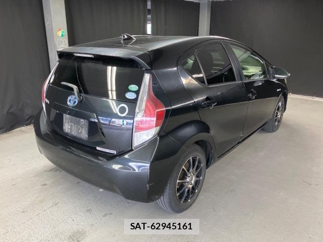 Toyota AQUA 2016 8862341-5