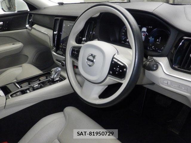 Volvo V60 2019 8788133-3