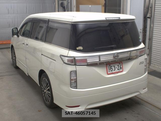 Nissan ELGRAND 2017 8908896-1