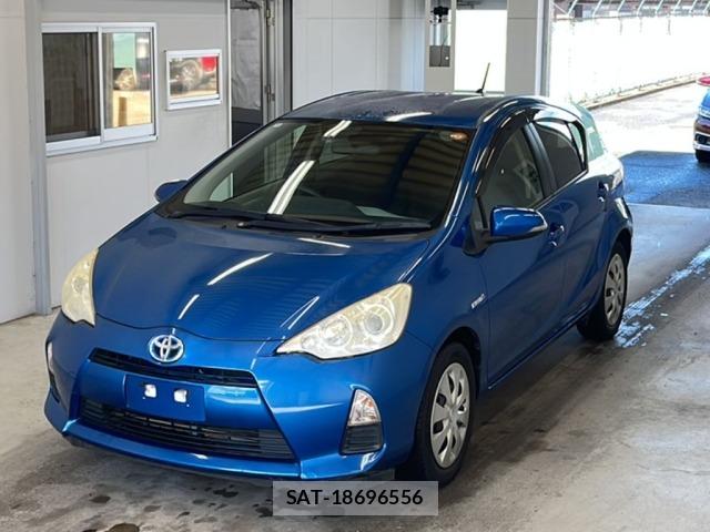Toyota AQUA 2012 8862368-0