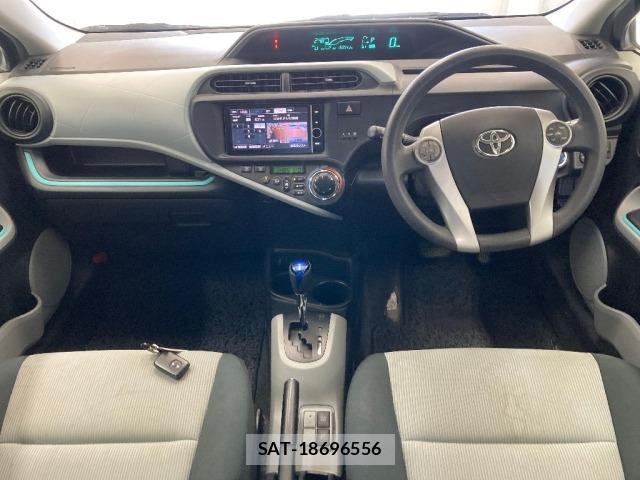 Toyota AQUA 2012 8862368-3