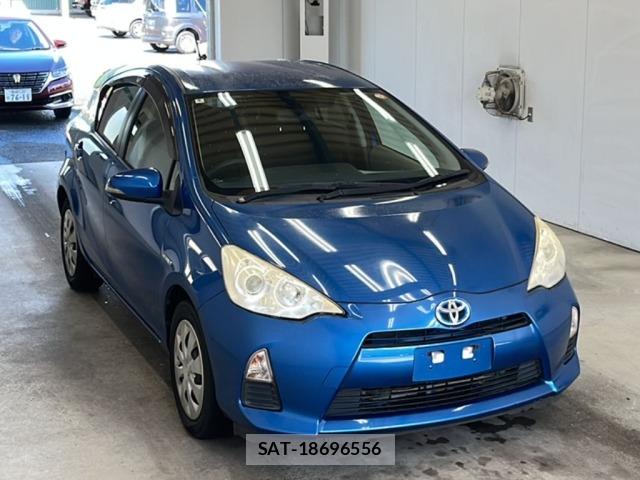 Toyota AQUA 2012 8862368-4