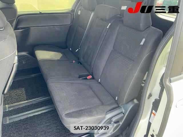 Toyota NOAH 2017 8765260-10