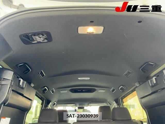 Toyota NOAH 2017 8765260-12