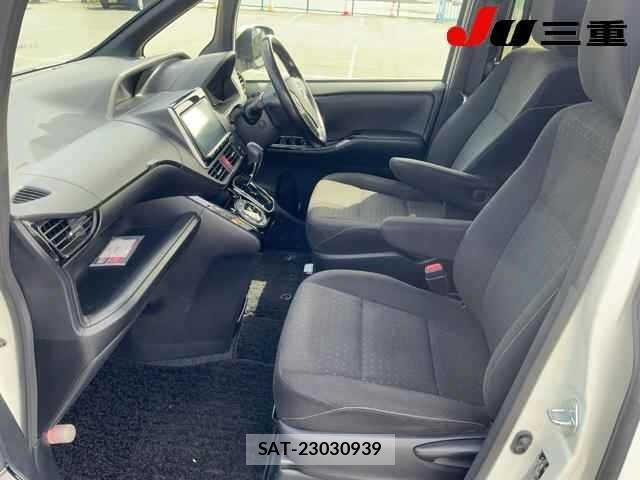 Toyota NOAH 2017 8765260-3