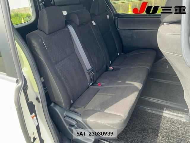 Toyota NOAH 2017 8765260-5
