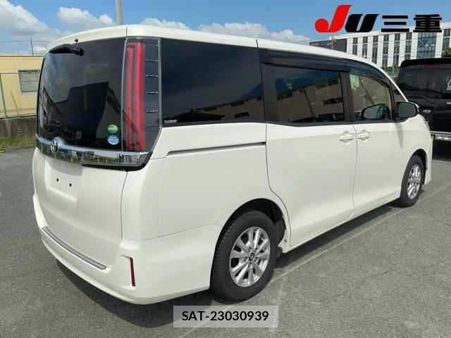 Toyota NOAH 2017 8765260-6