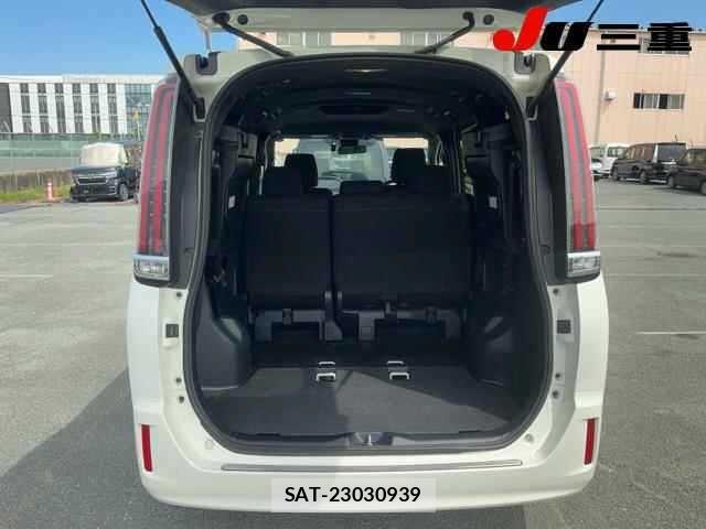 Toyota NOAH 2017 8765260-7