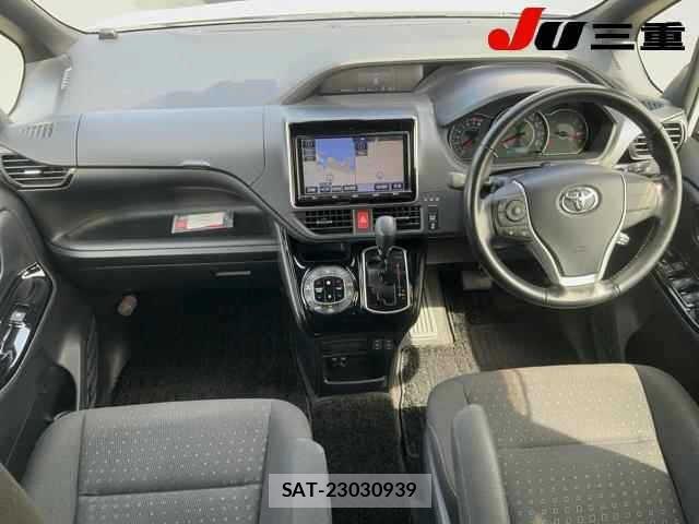 Toyota NOAH 2017 8765260-8