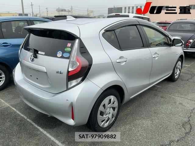 Toyota AQUA 2019 8862351-6