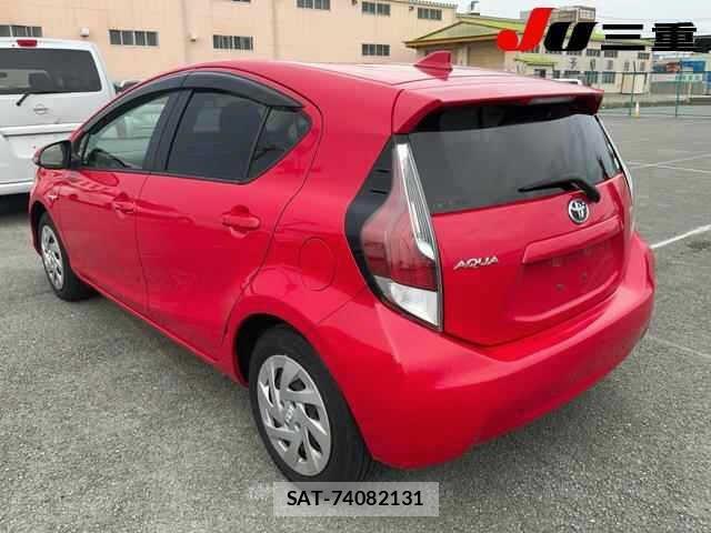 Toyota AQUA 2015 8682950-1
