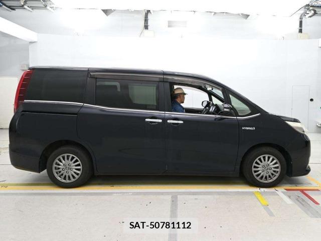Toyota ESQUIRE 2015 8908422-3