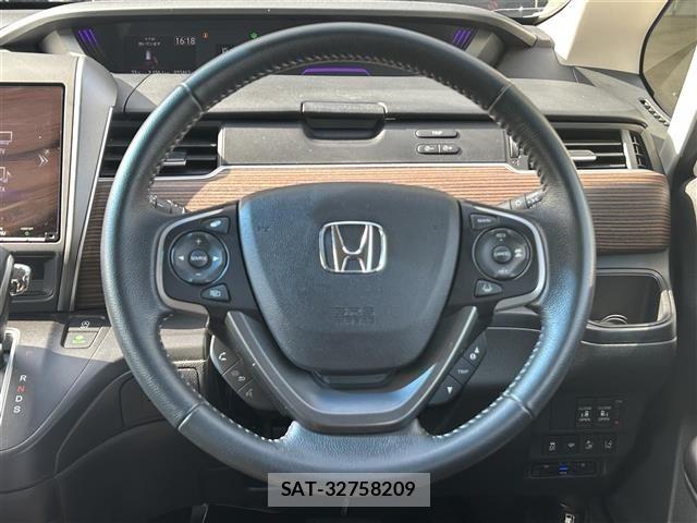 Honda FREED 2024 8684008-17